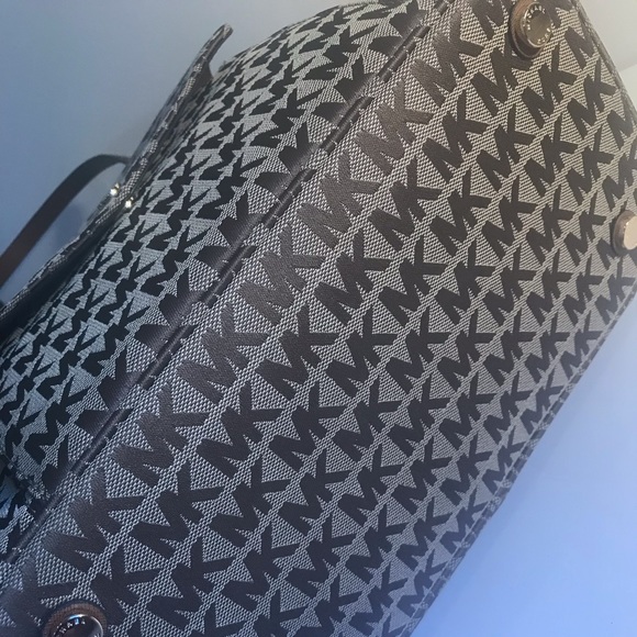 NWT Michael Kors Lg BG/EB/LUGG Jacquard Brown Tote - Picture 4 of 8